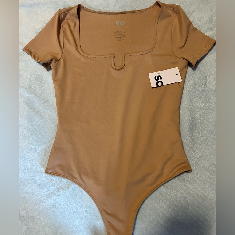 SO Square Neck Short Sleeve Bodysuit in Camel